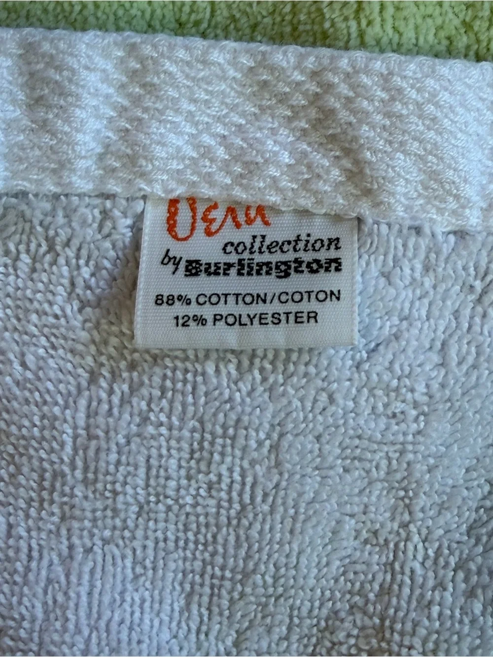 Vintage Vera Collection by Burlington Tulips Floral Bath Towel 49